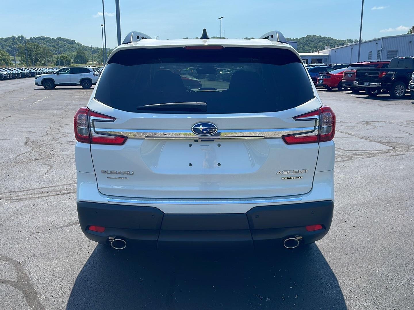 New 2026 CRYSTAL WHITE PEARL Subaru Limited 7-Passenger image 4