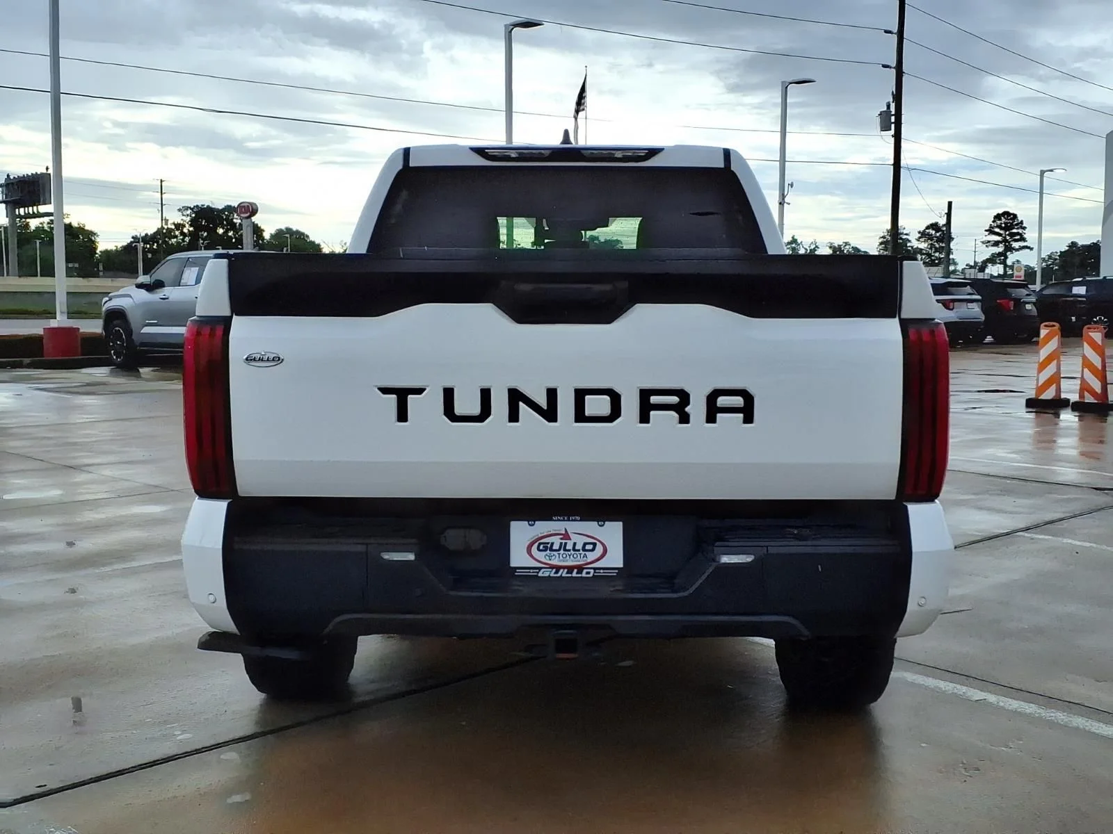Used 2023 White Toyota SR5 image 7
