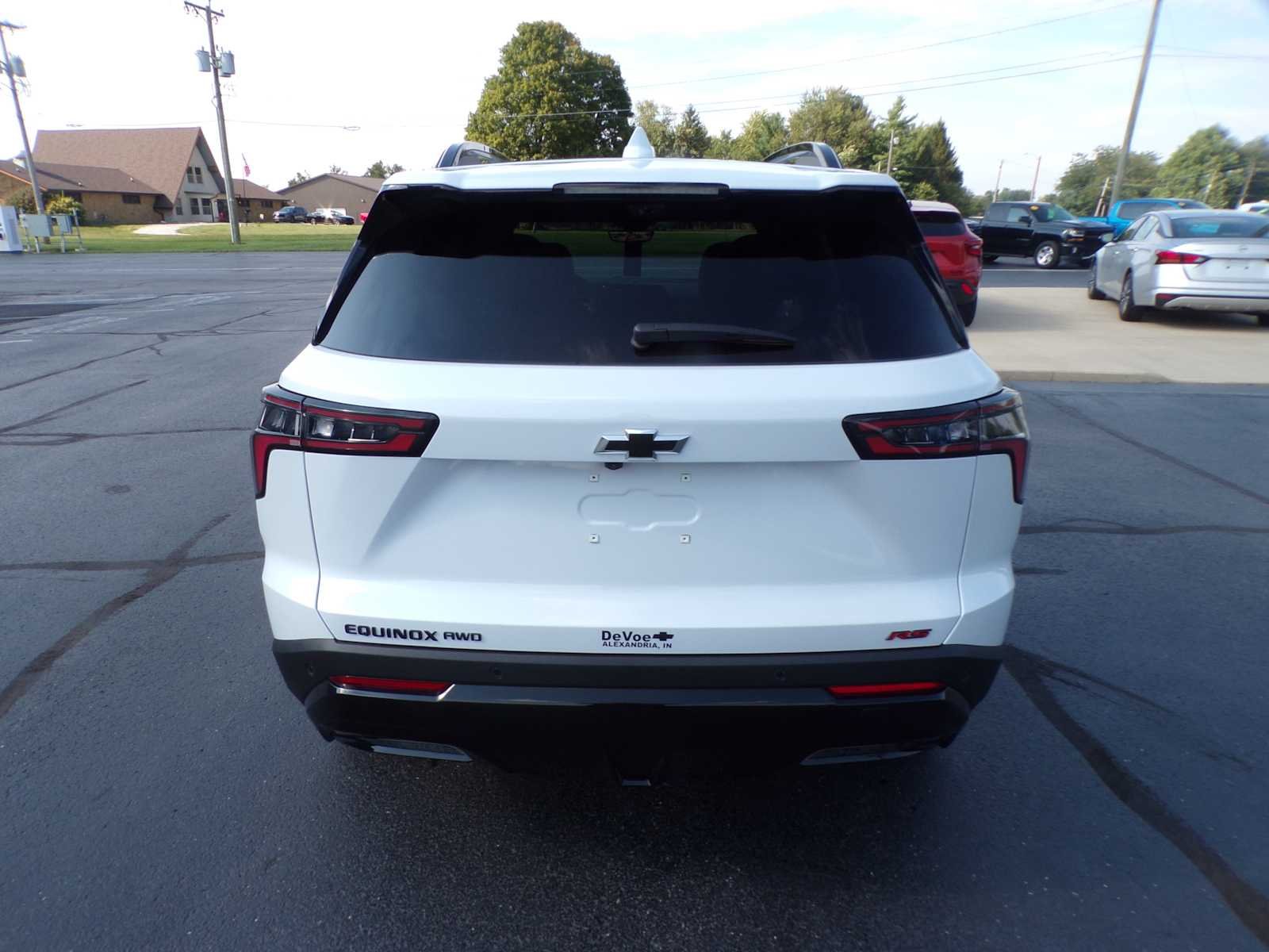 New 2027 Polar White Tricoat Chevrolet RS image 4