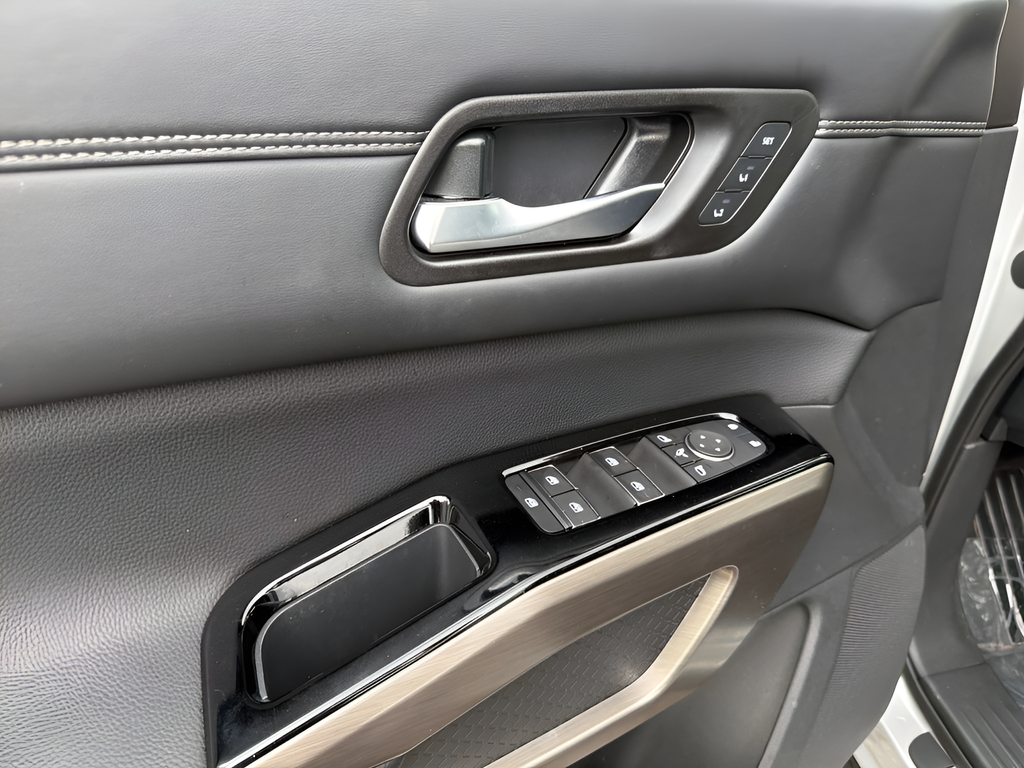 Certified Used 2024 Silver Nissan Platinum image 14