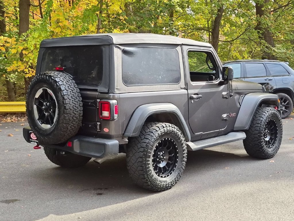 Used 2019 Gray Jeep Sport image 6