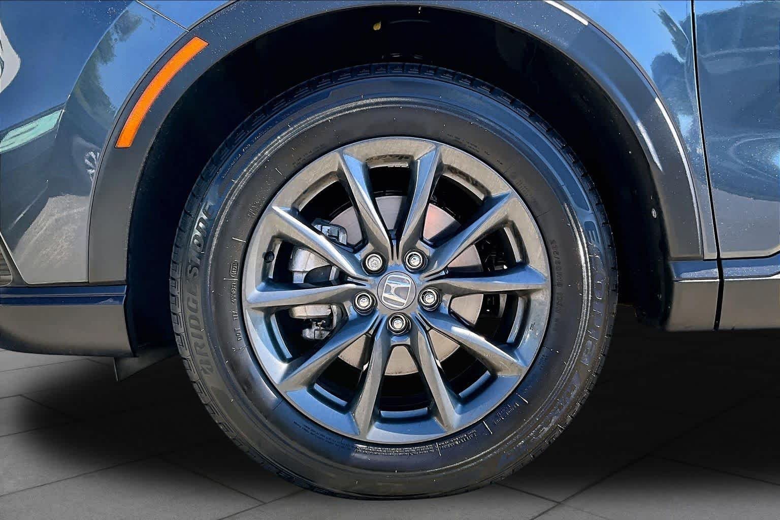 Used 2026 Meteorite Gray Metallic Honda EX-L image 10