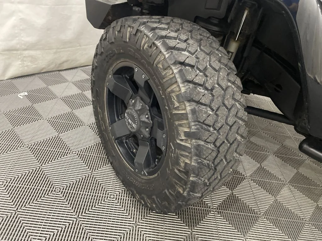 Used 2012  Jeep Rubicon image 28