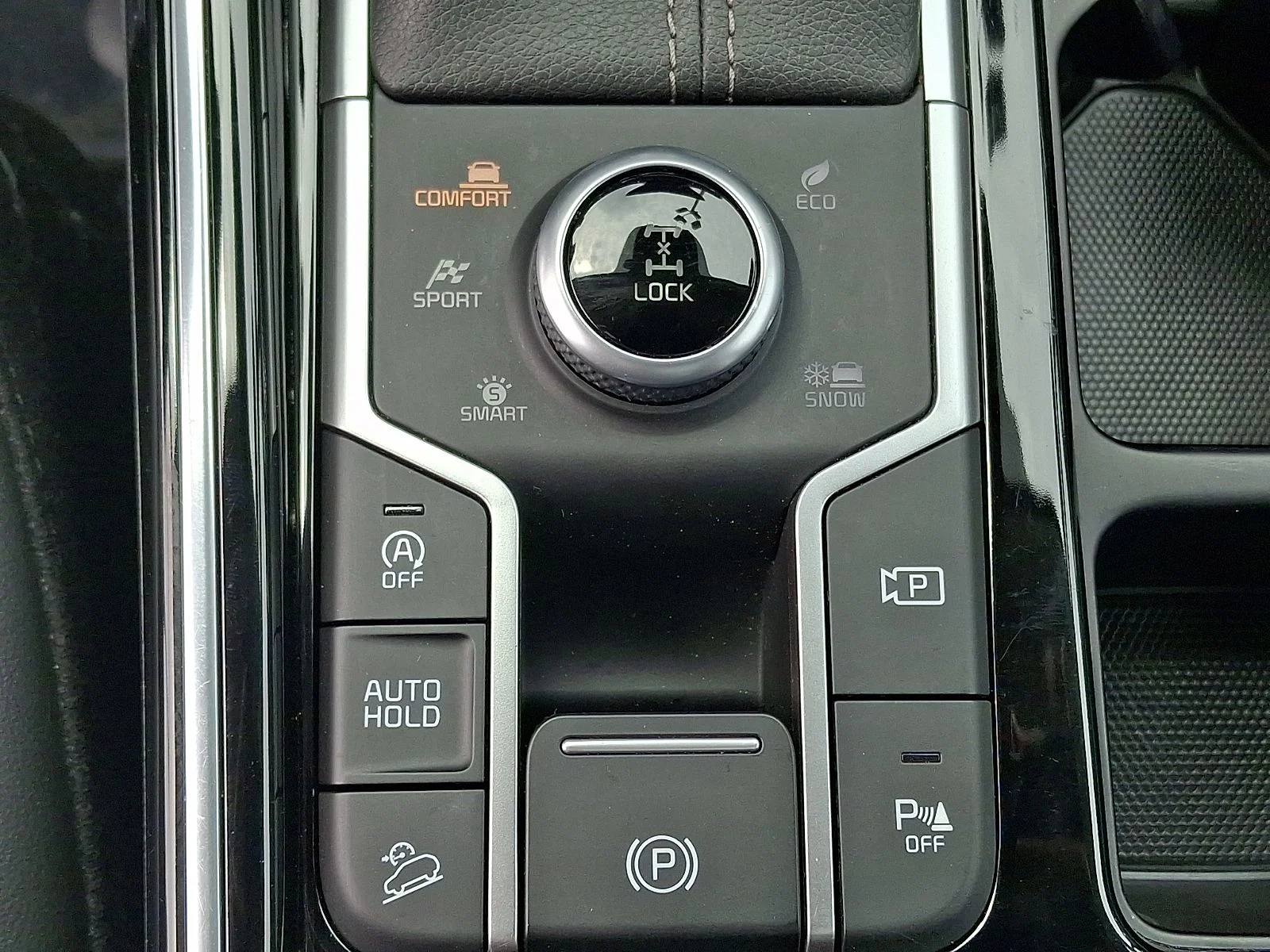 Certified Used 2021 White Kia SX image 25