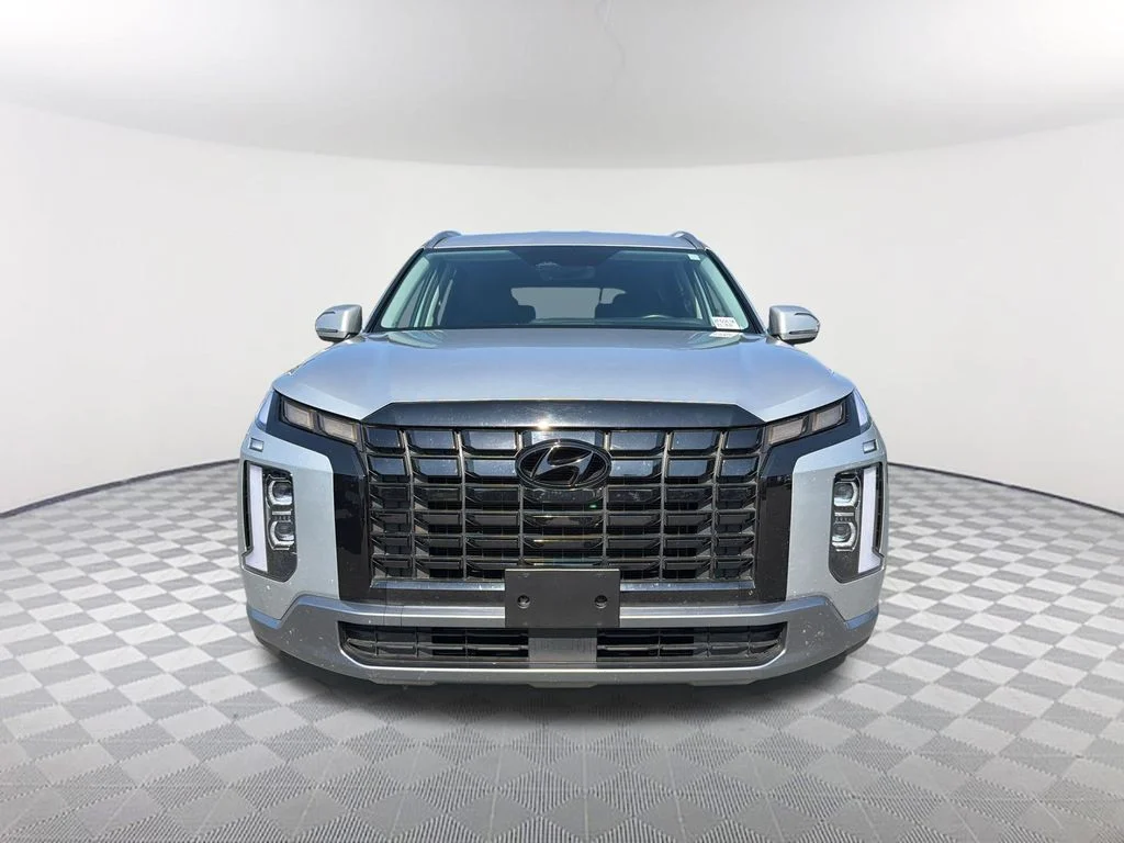 Used 2024 Silver Hyundai SEL image 2