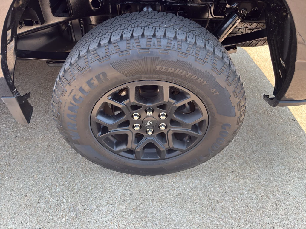 Used 2024 Agate Black Metallic Ford XLT image 20