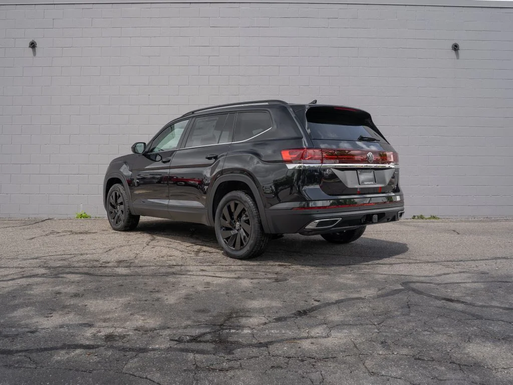 New 2026 Black Volkswagen 2.0T SE w/Technology image 4