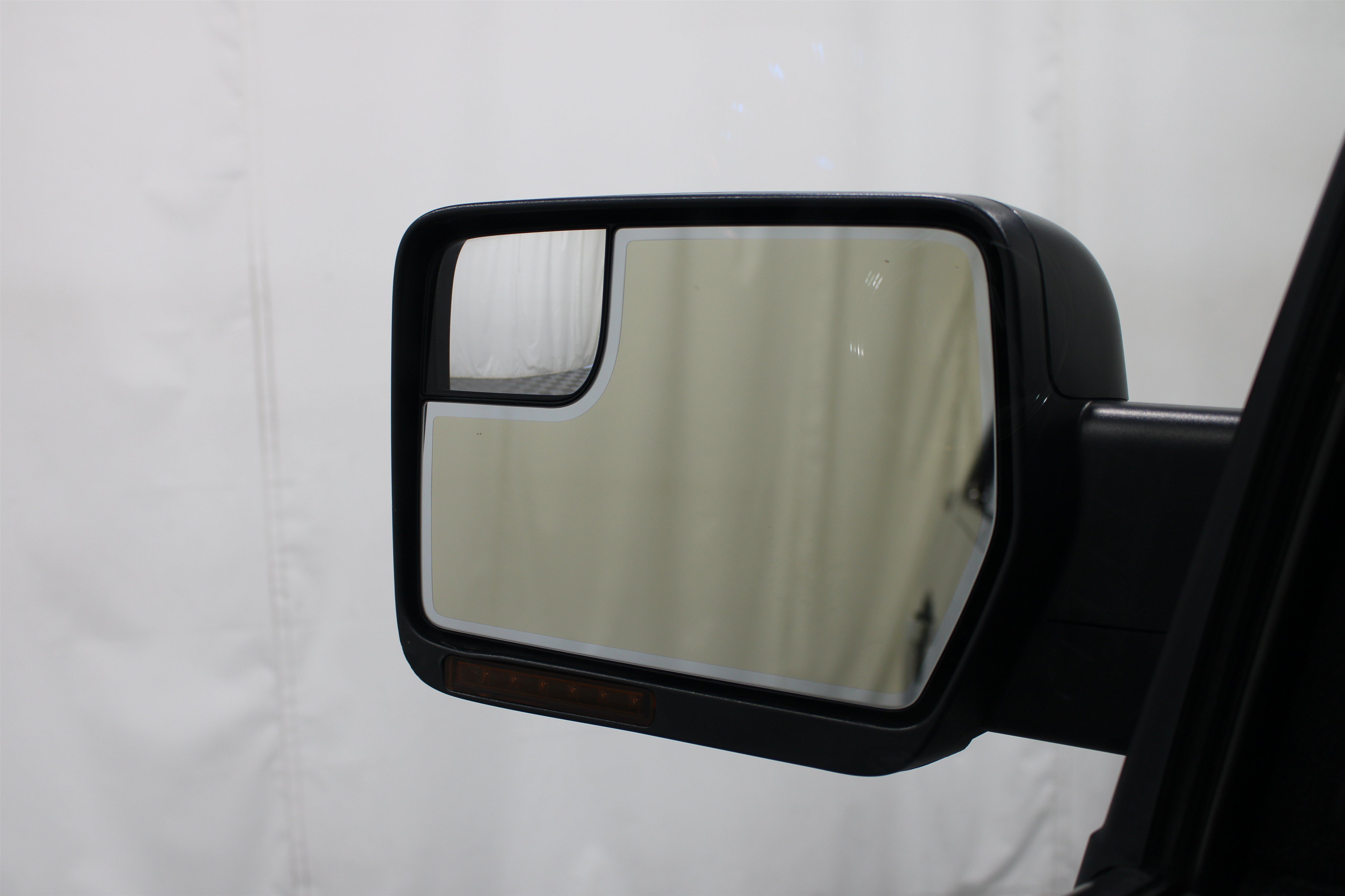 Used 2014 Sterling Gray Metallic Ford XLT image 9