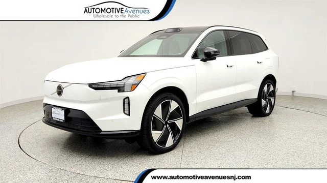 2025 Volvo EX90 Twin Motor Plus 7-Seater w/ 22-Inch Aero Wheels & Protection Pac