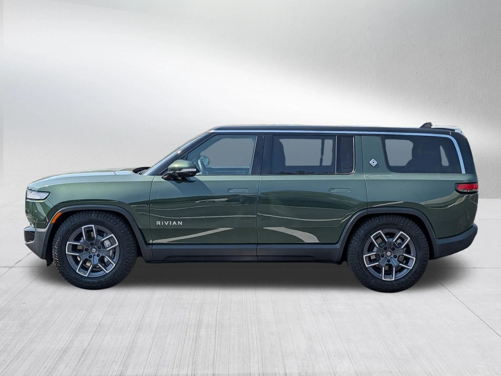 Used 2024 Forest Green Rivian Adventure image 4