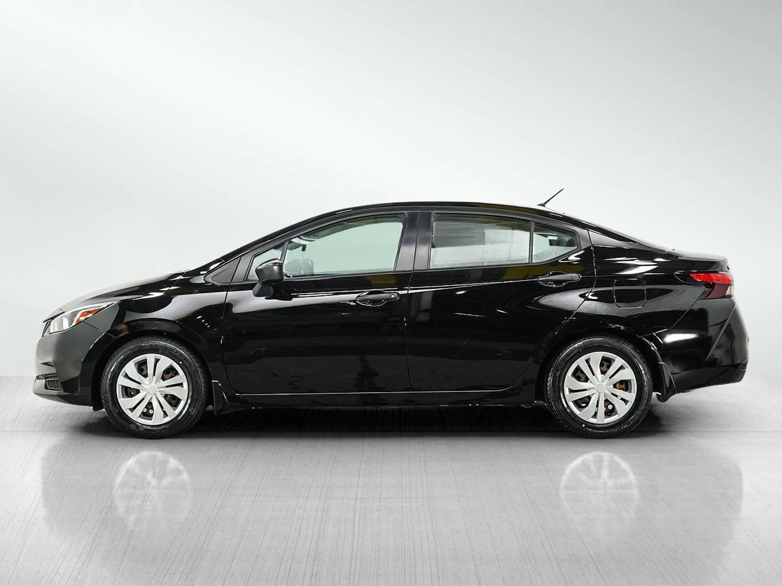 Used 2021 Nissan Versa Sedan S with VIN 3N1CN8DV2ML894257 for sale in Burnsville, Minnesota