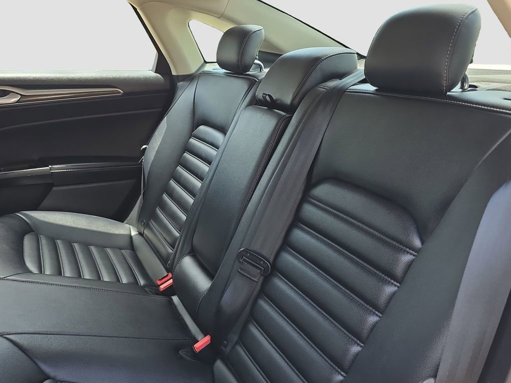 Used 2019 Silver Ford SEL image 12