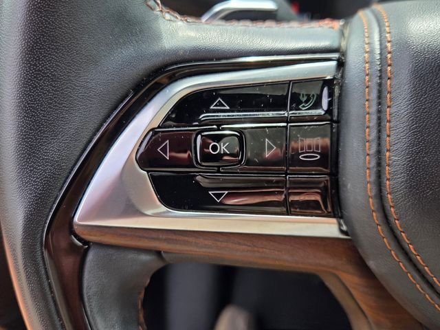 Used 2023 Silver Jeep Summit image 29