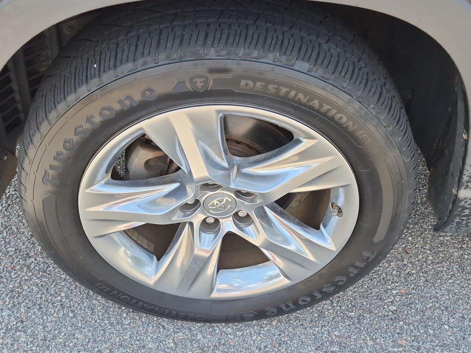 Used 2015 Predawn Gray Mica Toyota Limited image 8