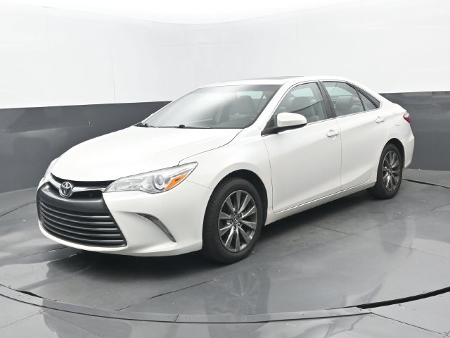 Used 2017 Blizzard Pearl Toyota XLE image 8