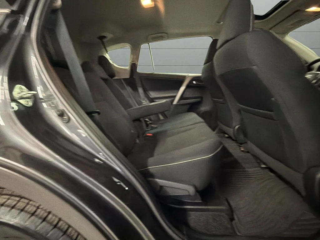 Used 2016 Gray Toyota XLE image 14