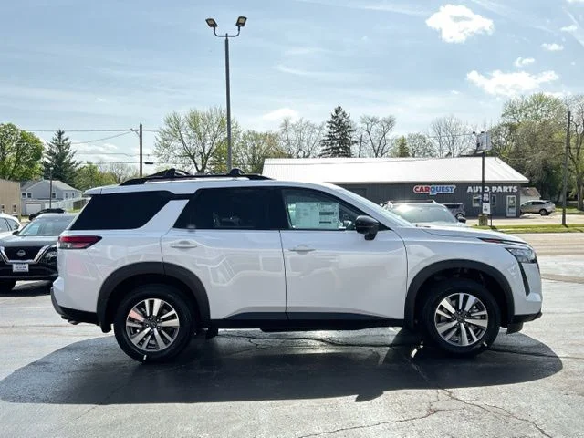 New 2026 Everest White Pearl TriCoat Nissan SL image 12