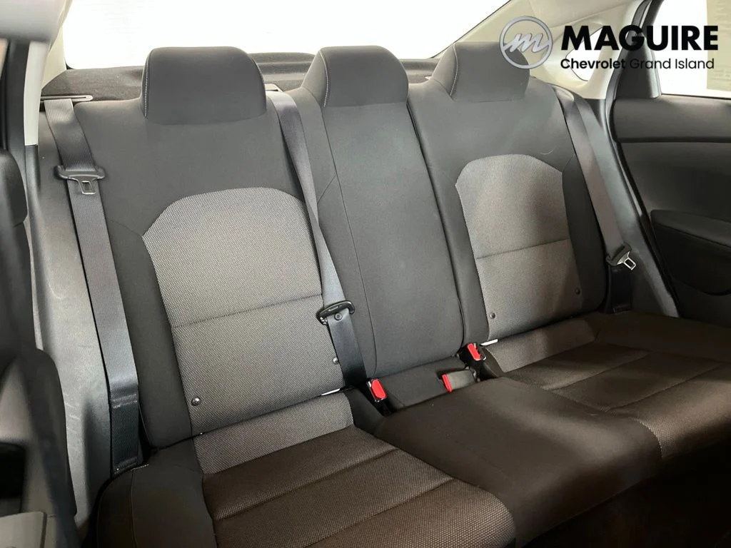 Used 2023 White Kia LXS image 29