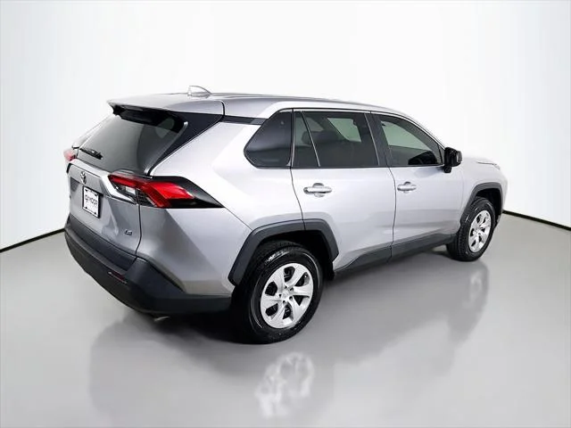 Certified Used 2022 SILVER SKY METALLIC Toyota  image 7