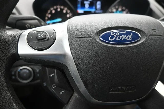 Used 2016 Orange Ford SE image 25