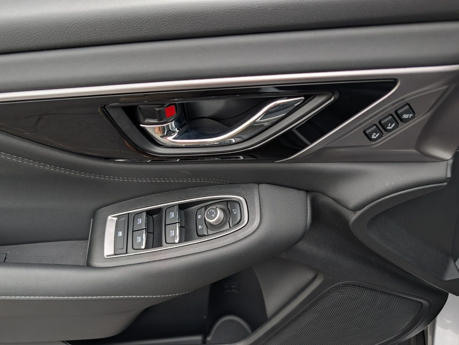 Used 2025 Silver Subaru Touring image 28