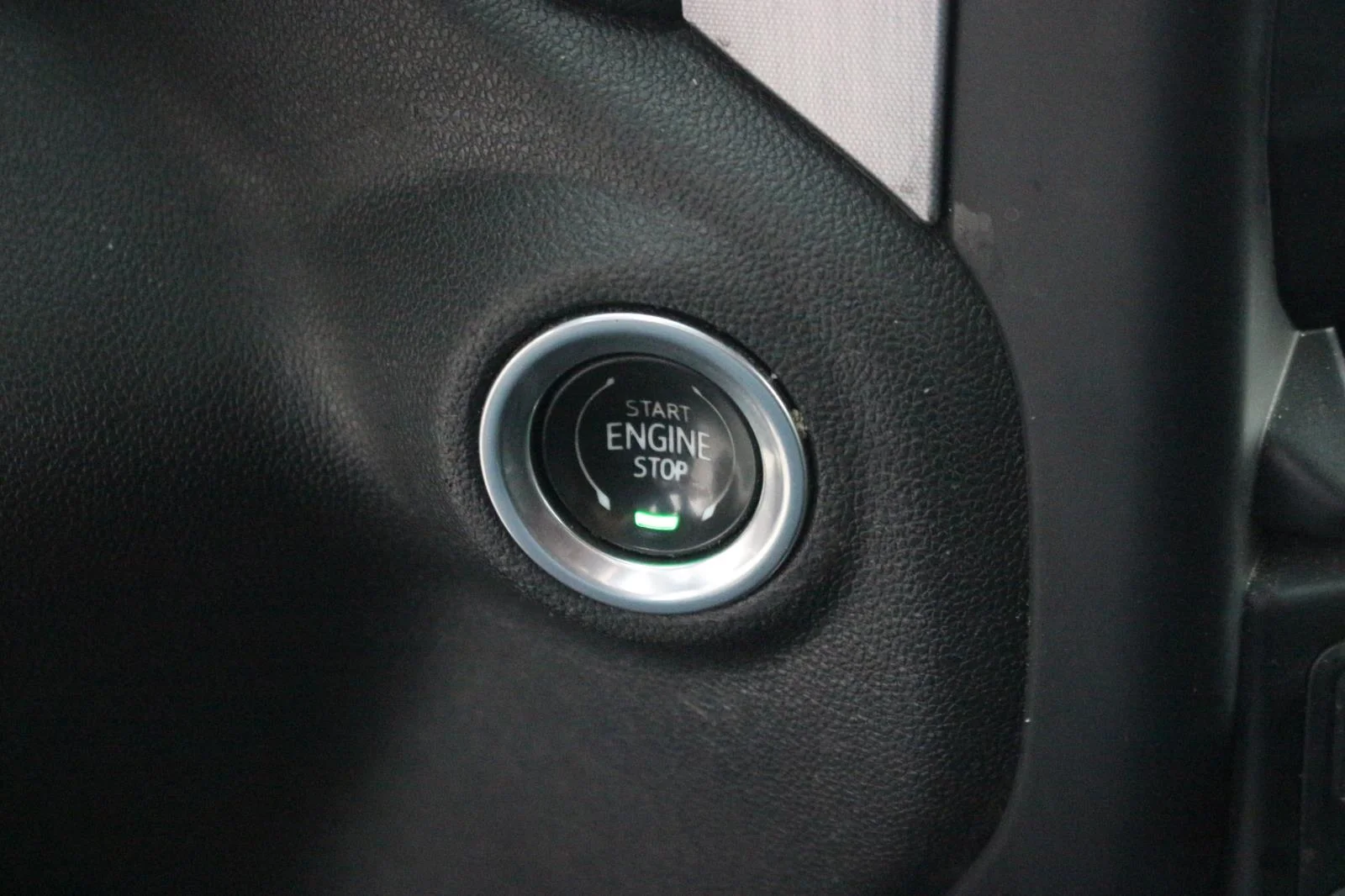 Used 2019 DARK SKY METALLIC GMC SLT image 32