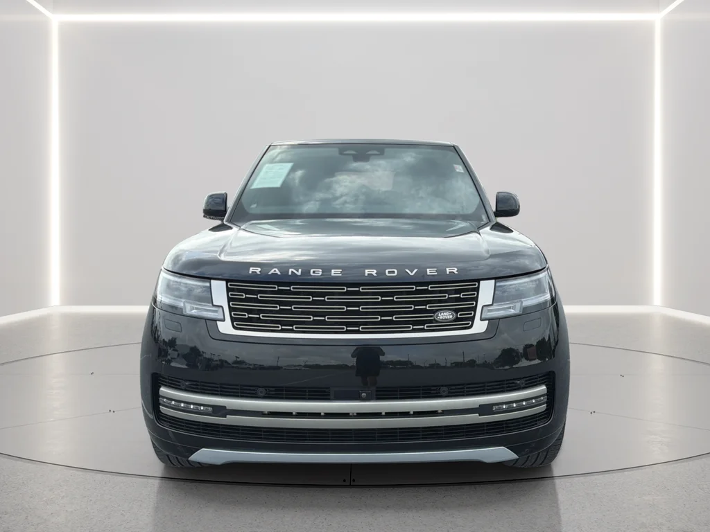 Used 2024 Black Land Rover SE image 11