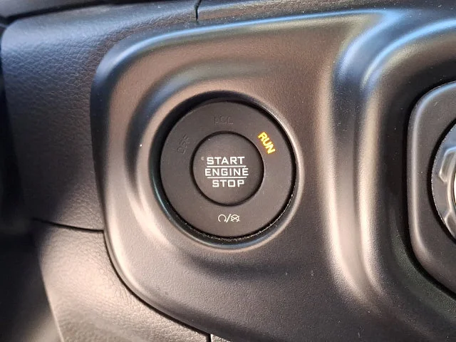 Used 2022 Green Jeep Overland image 23