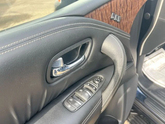 Used 2018 Blue Nissan SL image 17