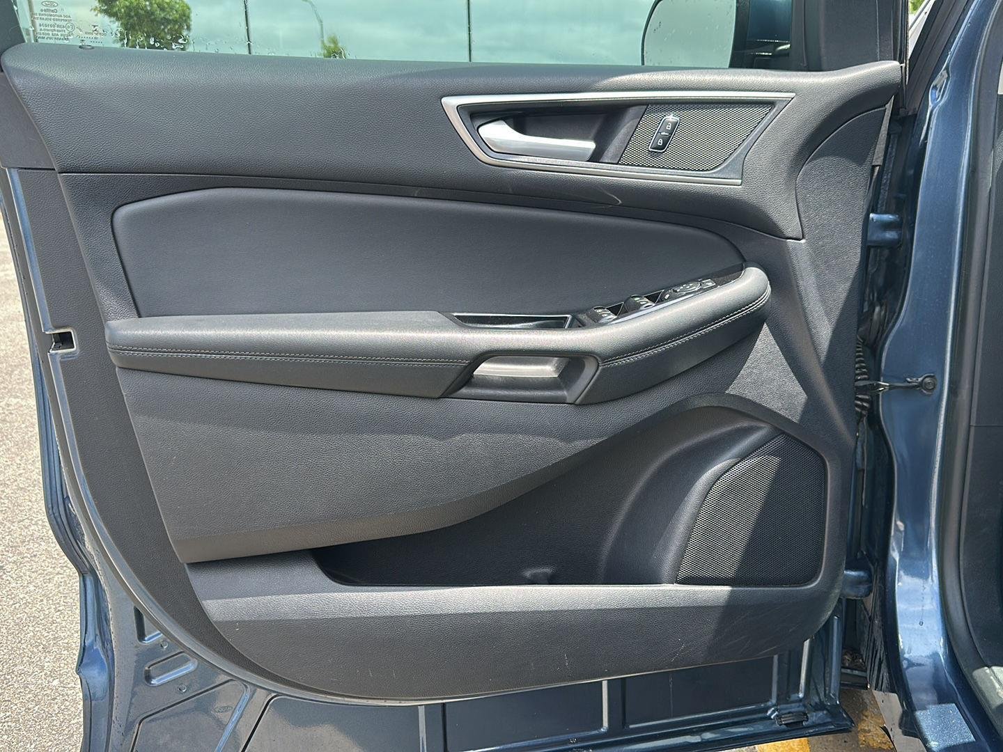Used 2019 Blue Metallic Ford SEL image 9