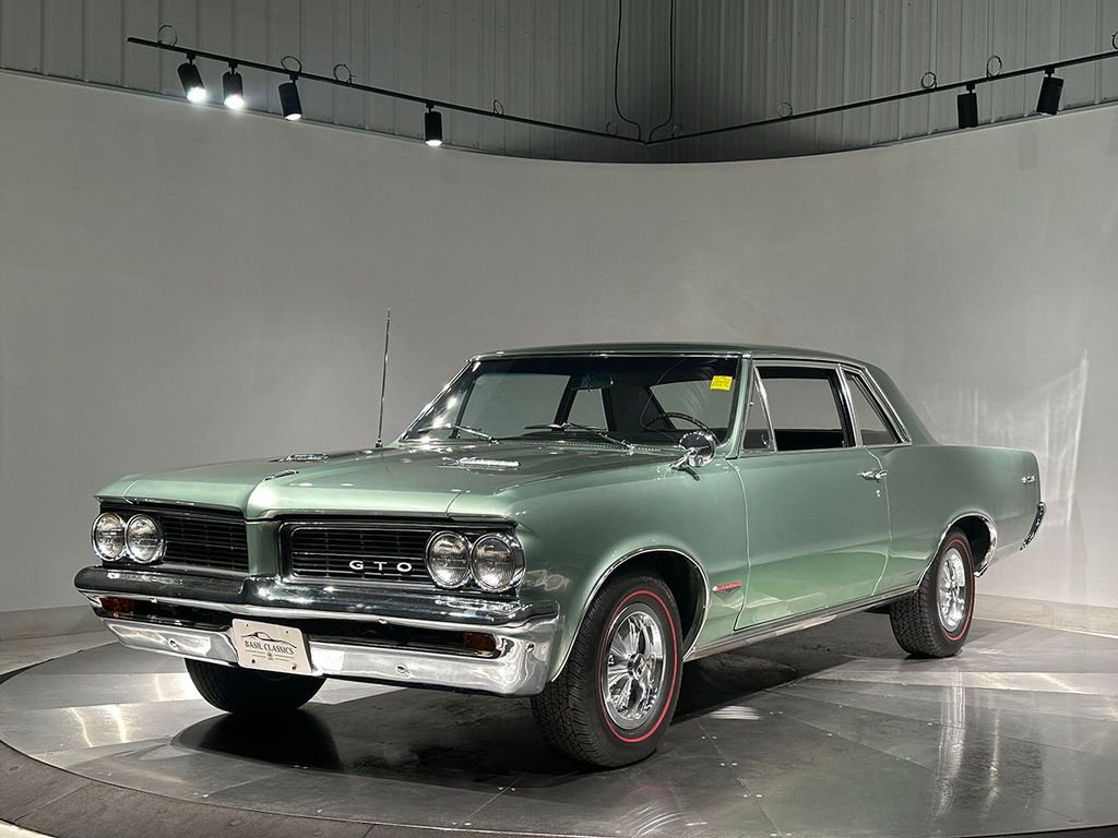 Used 1964 Green Pontiac  image 2