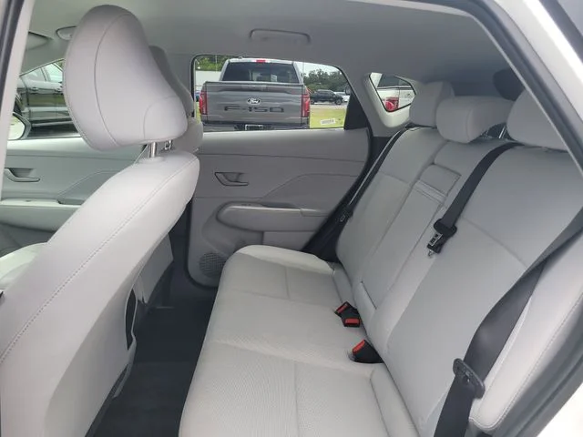 Used 2025 White Hyundai SEL image 13