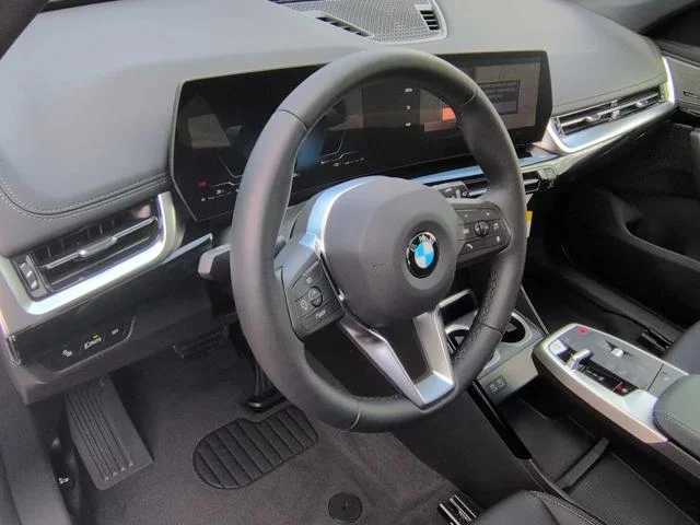 New 2026 Mineral White Metallic BMW xDrive28i image 10