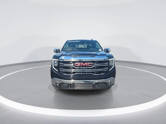 Used 2025 Black GMC SLT image 3