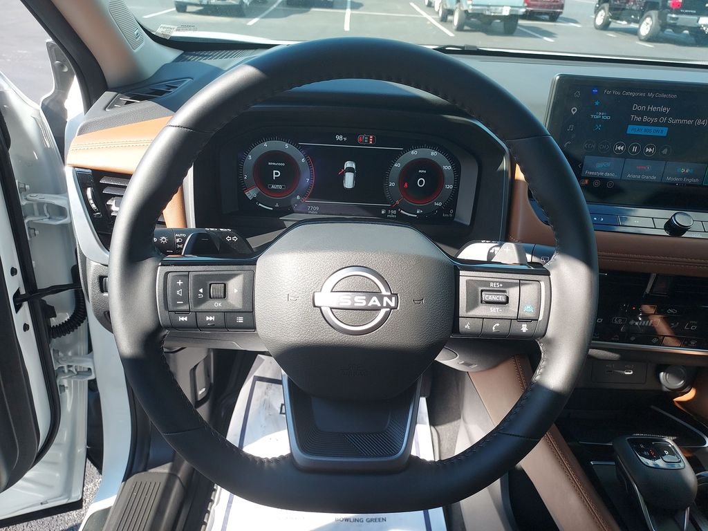 Used 2026 White Nissan Platinum image 17