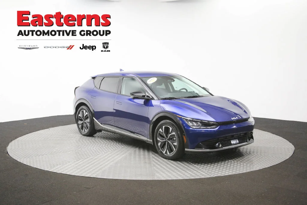 Used 2024 Blue Kia Wind image 43