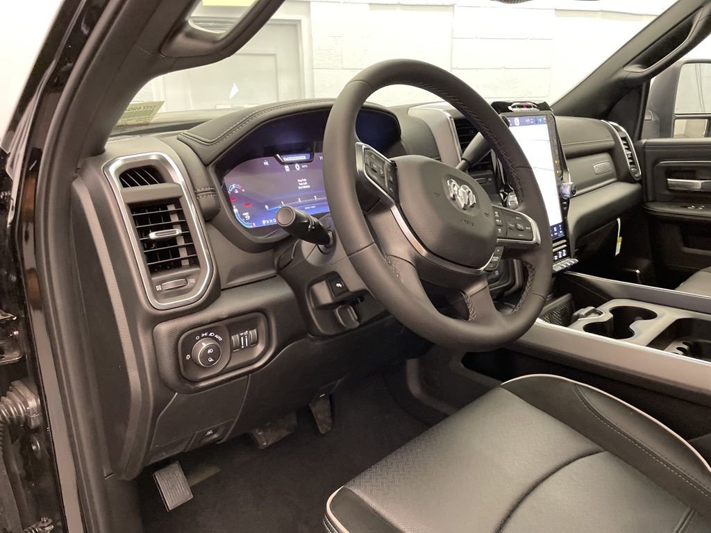 New 2026 Diamond Black Crystal Pearl-Coat Exterior Paint RAM Laramie image 19