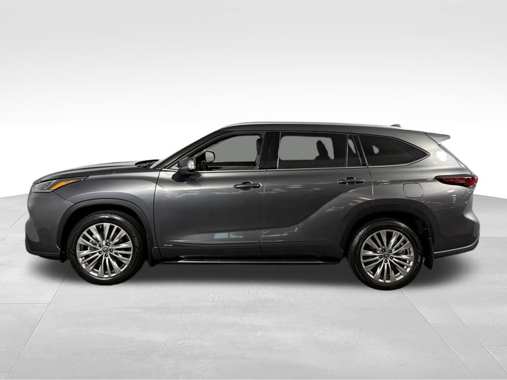 Used 2024 Magnetic Gray Metallic Toyota Platinum image 7