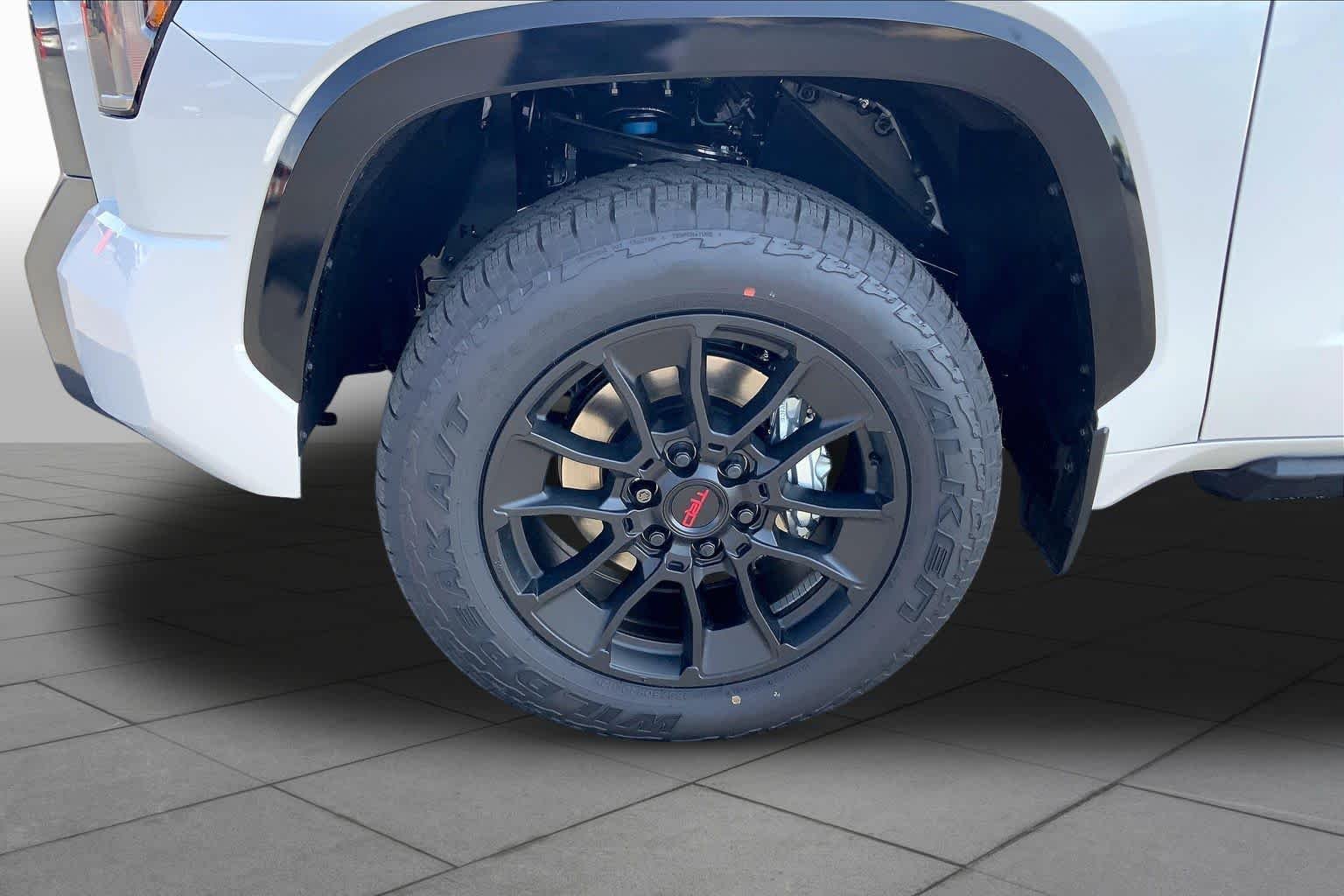 New 2026 Wind Chill Pearl Toyota Platinum image 11