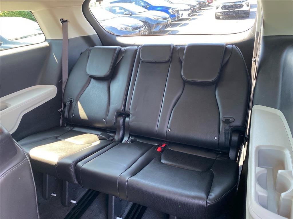 Used 2022 Silky Silver Kia LXS image 24
