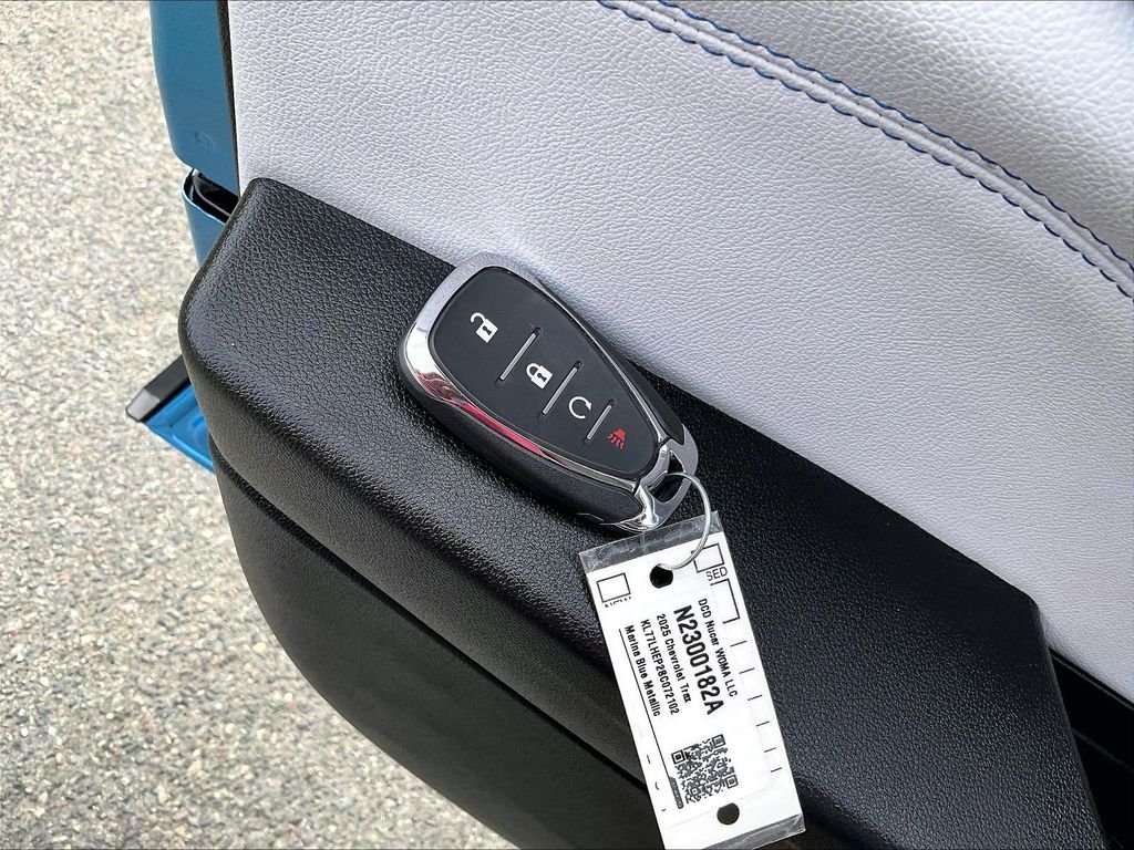 Used 2025 Blue Chevrolet LT image 29