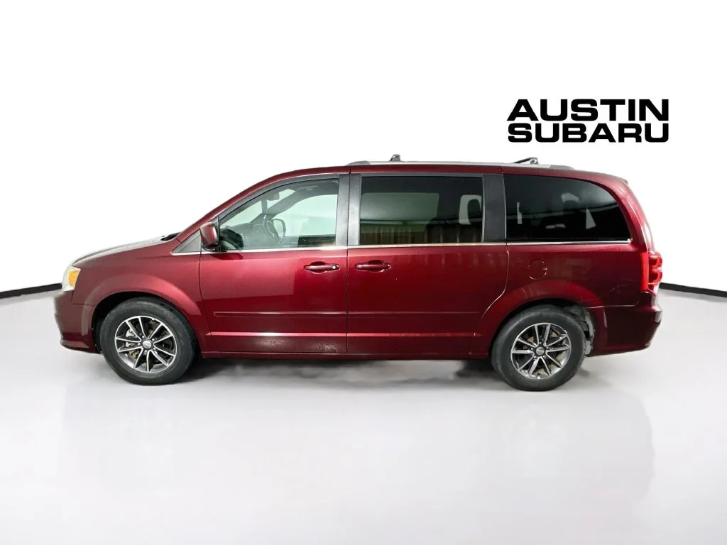 Used 2017 Red Dodge SXT image 4