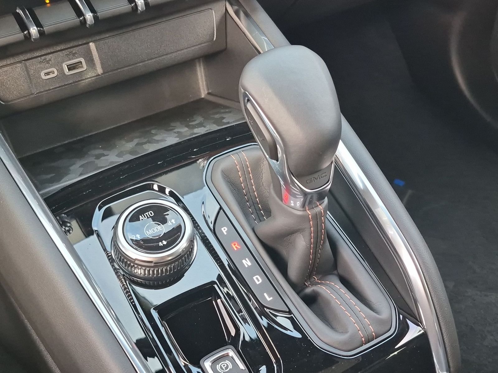 2026 GMC Canyon AT4 - Photo 14