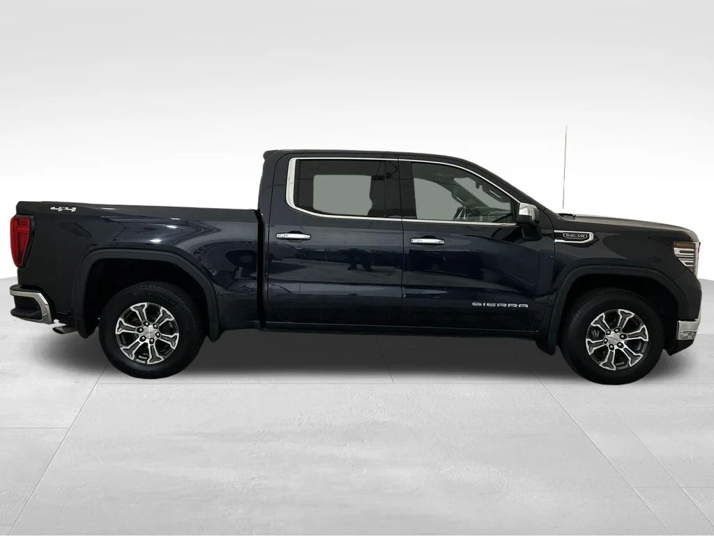 Used 2025 Silver GMC SLT image 9