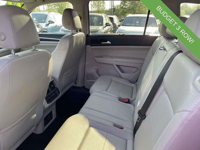 Used 2022 White Volkswagen 2.0T SE w/Technology image 16