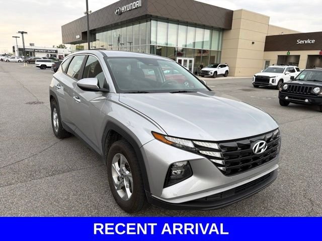 Used 2022 Silver Hyundai SE image 24