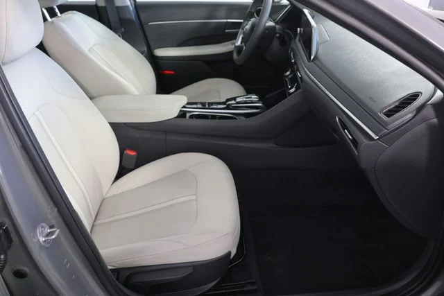Used 2023 Gray Hyundai SEL image 23