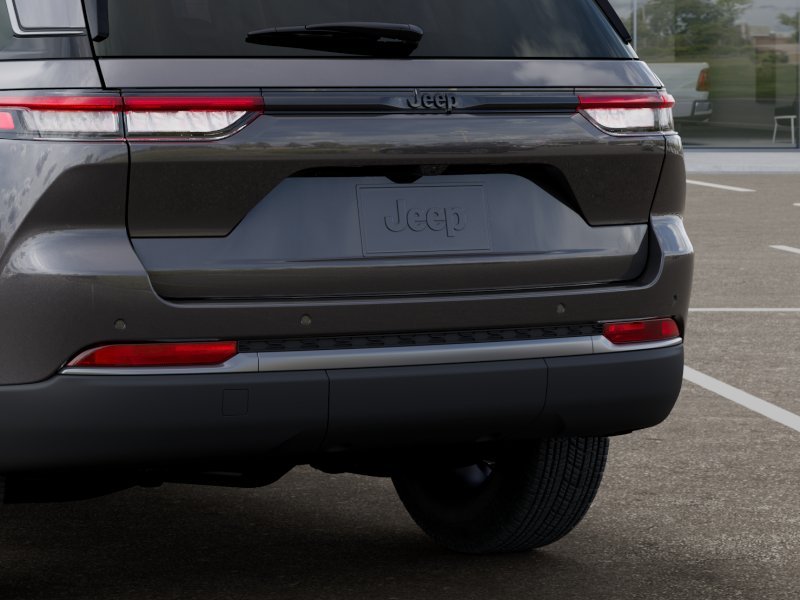 New 2026 Baltic Gray Metallic Clearcoat Jeep Laredo Altitude image 38