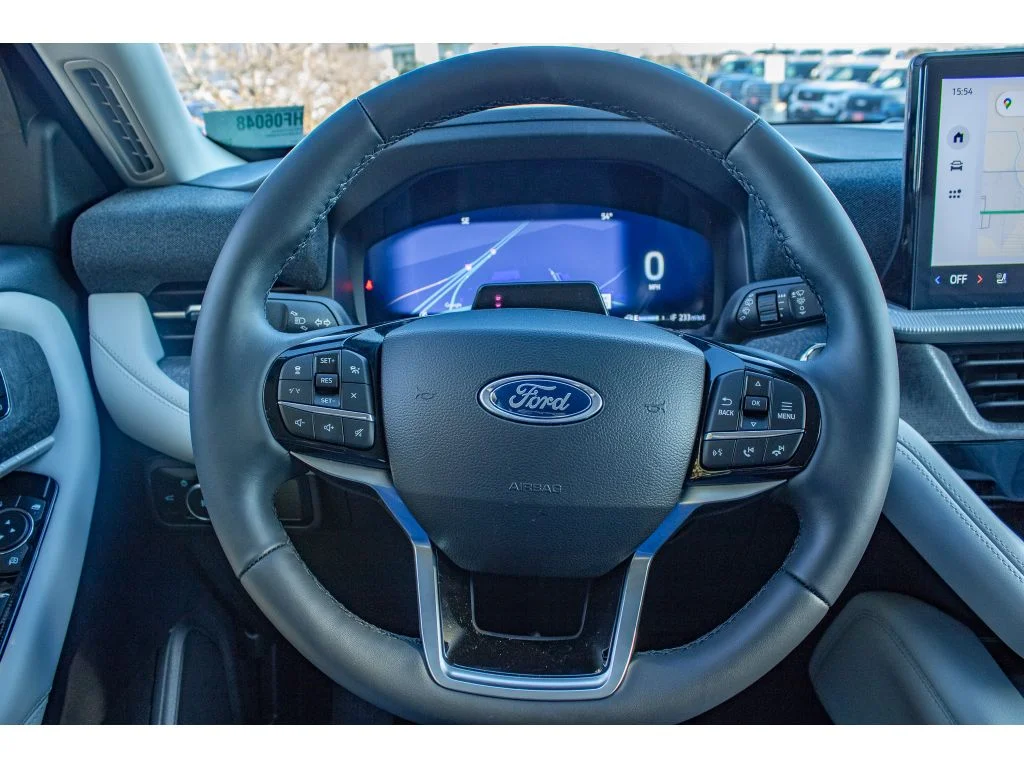 New 2026 Star White Metallic Tri-Coat Ford Platinum image 20