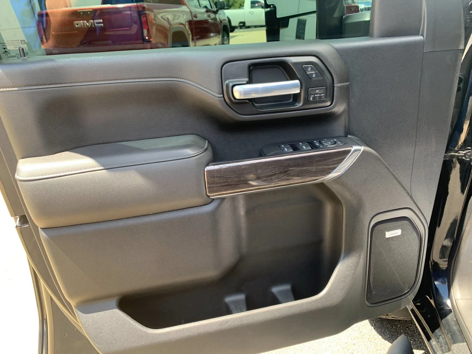 Used 2021 Black Chevrolet LTZ image 11